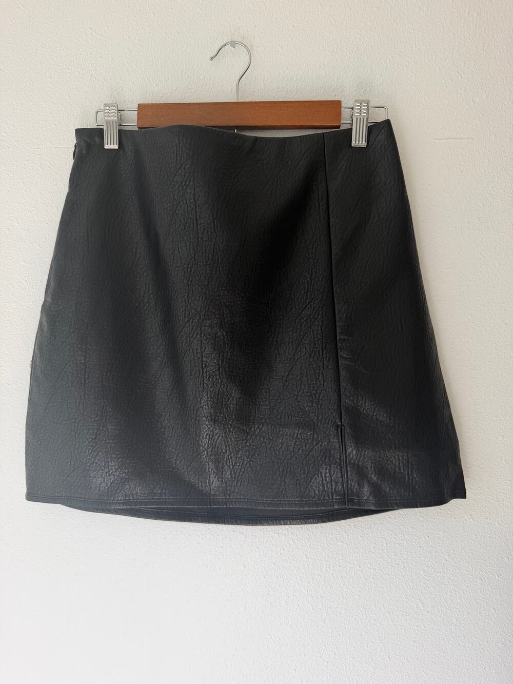 NWT Black Old Navy Faux Leather Alt Girl Grunge Zip Up Mini Skirt Size Medium